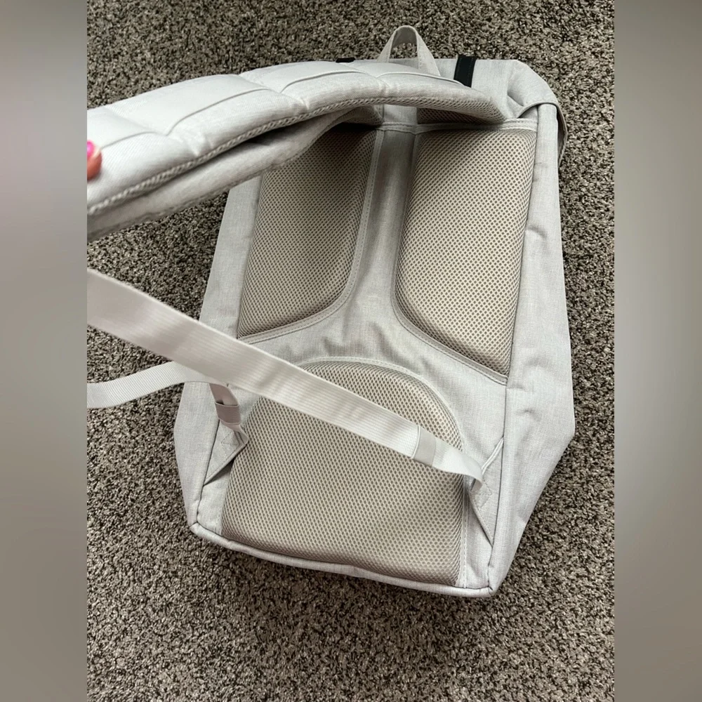 Herschel Backpack - Picture 3 of 11